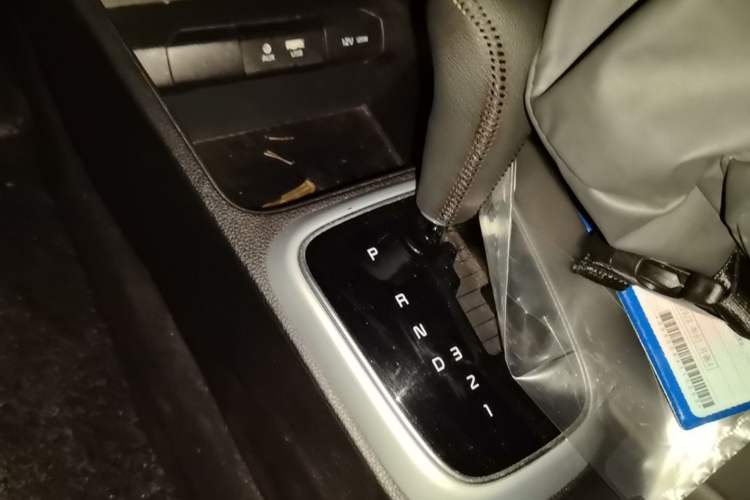 Used Kia Pegas 2017 1.4L Automatic Value Edition Gear Lever