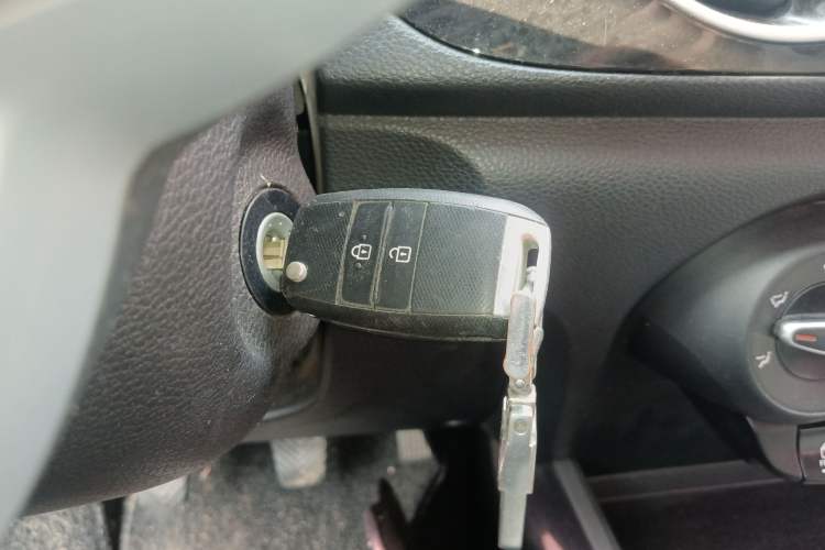 Used Kia Pegas 2017 1.4L Manual Value Edition Interior 1