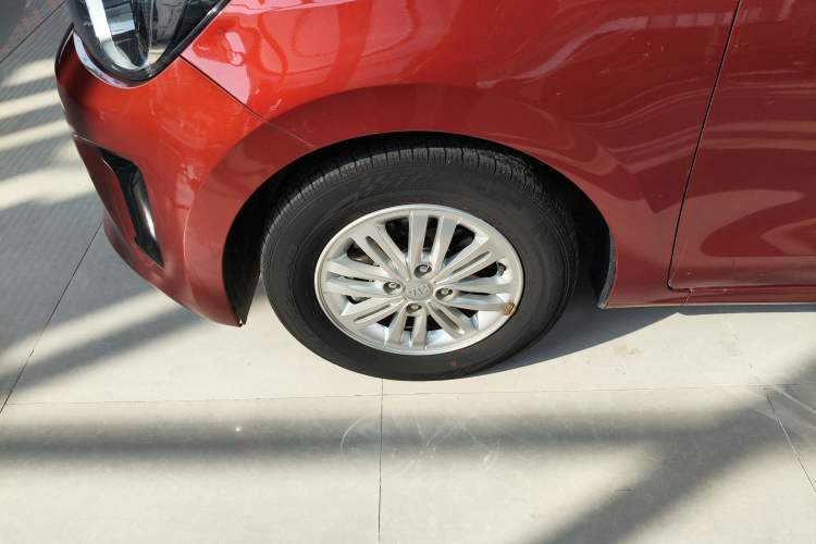 Used Kia Pegas 2017 1.4L Automatic Value Edition Left Front Wheel Hub