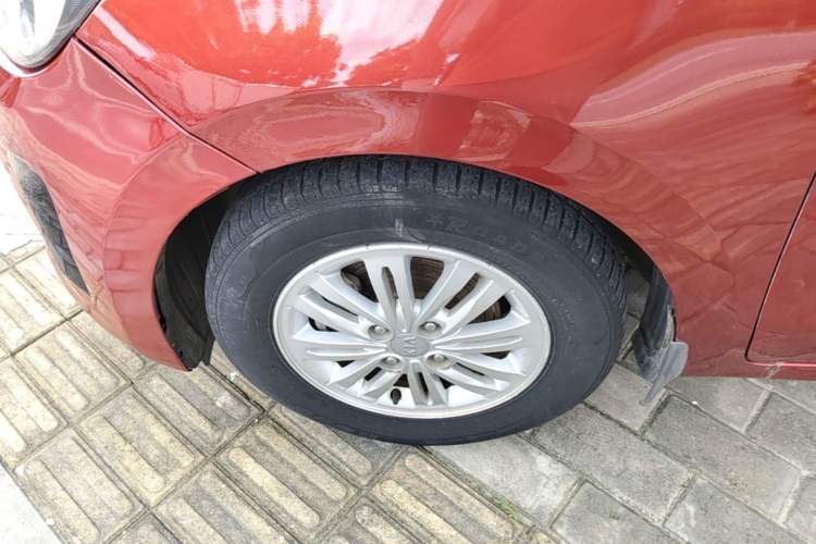 Used Kia Pegas 2017 1.4L Automatic Deluxe Edition Left Front Wheel Hub