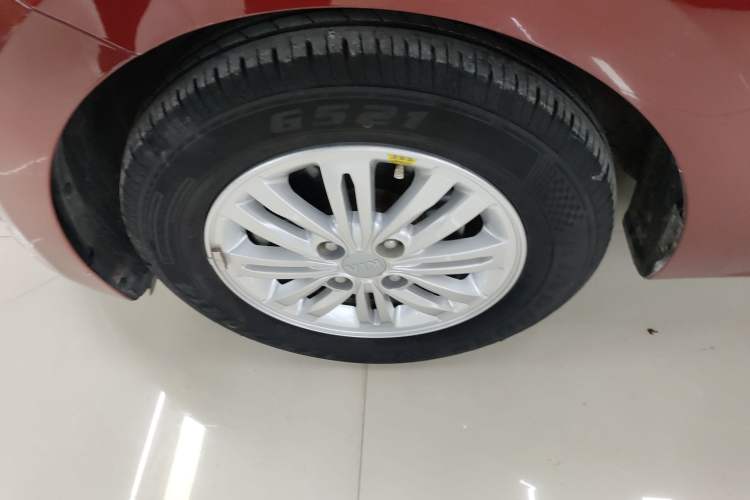 Used Kia Pegas 2017 1.4L Automatic Value Edition Left Front Wheel Hub