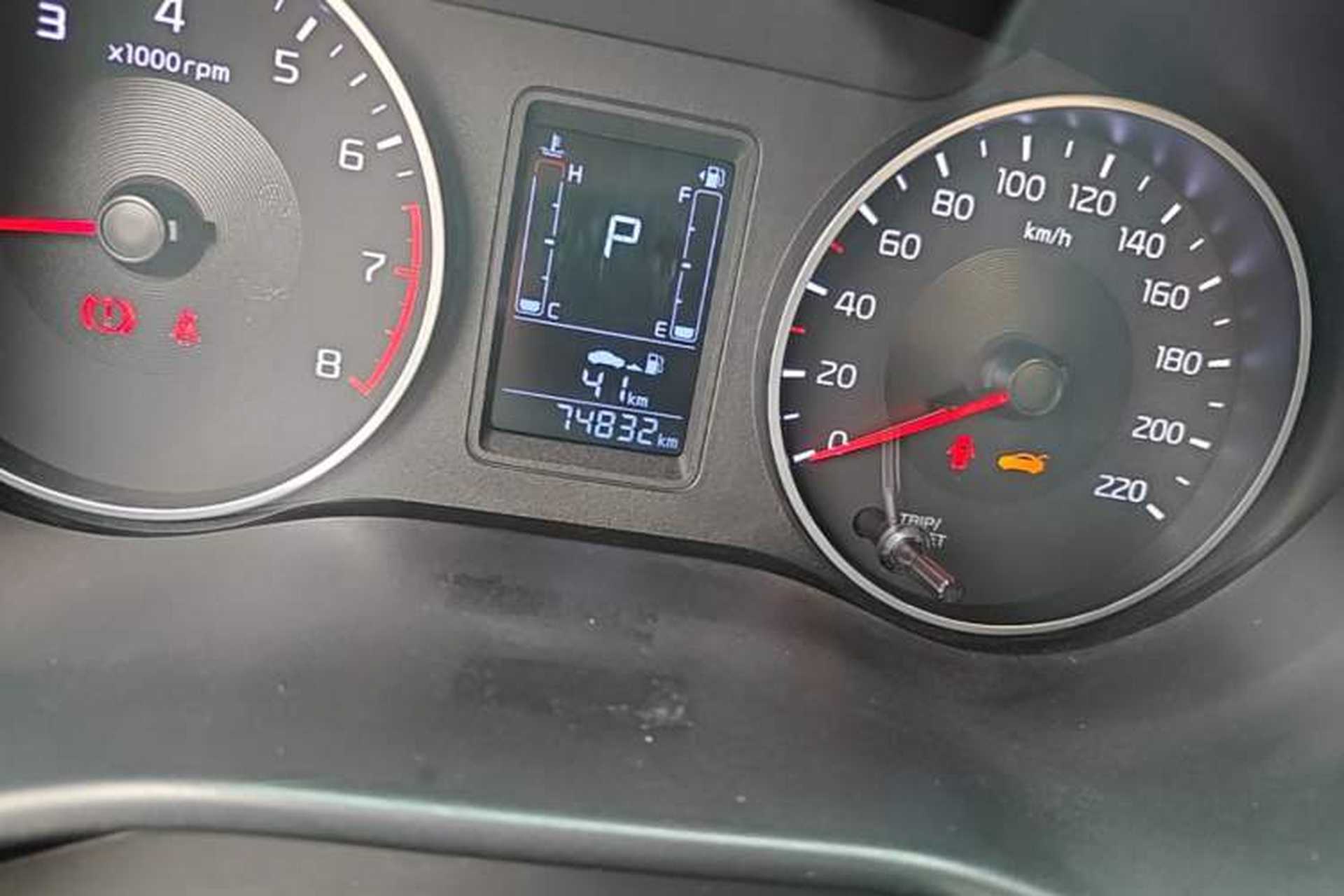 Used Kia Pegas 2017 1.4L Automatic Deluxe Edition Odometer Close Up