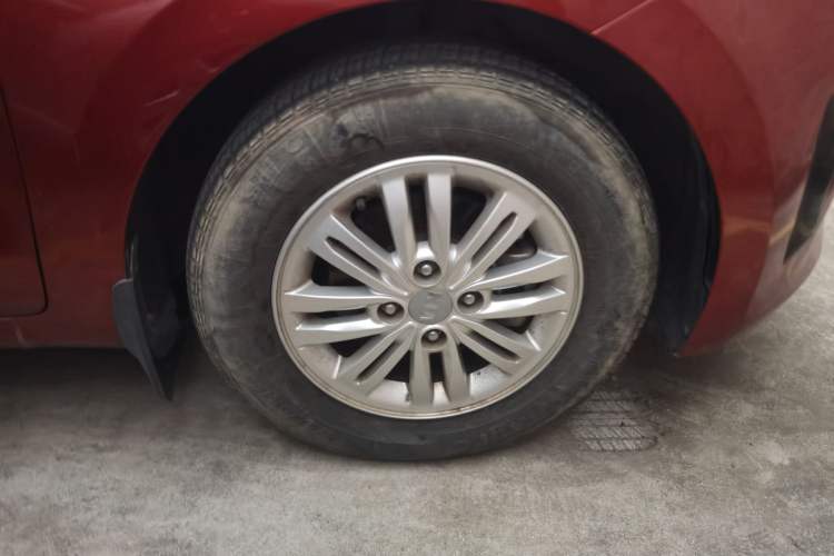 Used Kia Pegas 2017 1.4L Automatic Value Edition Right Front Wheel Hub