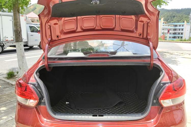 Used Kia Pegas 2017 1.4L Automatic Deluxe Edition Trunk