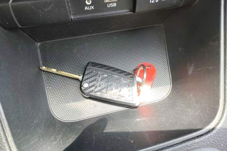 Used Kia Pegas 2017 1.4L Automatic Deluxe Edition Vehicle Key