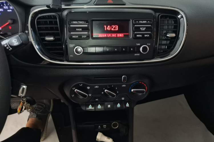 Used Kia Pegas 2017 1.4L Manual Value Edition Audio And AC Panel