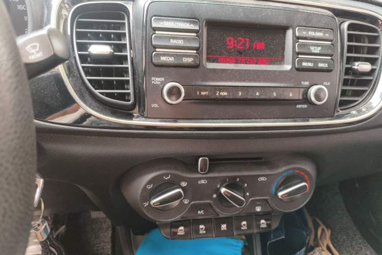 Used Kia Pegas 2017 1.4L Manual Value Edition Audio And AC Panel