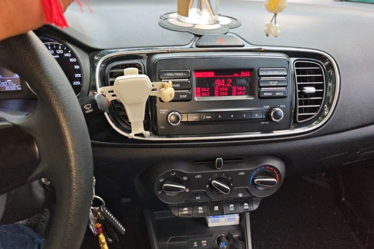 Used Kia Pegas 2017 1.4L Manual Value Edition Audio And AC Panel