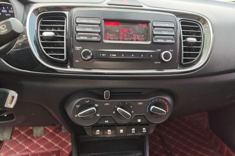 Used Kia Pegas 2017 1.4L Manual Value Edition Audio And AC Panel