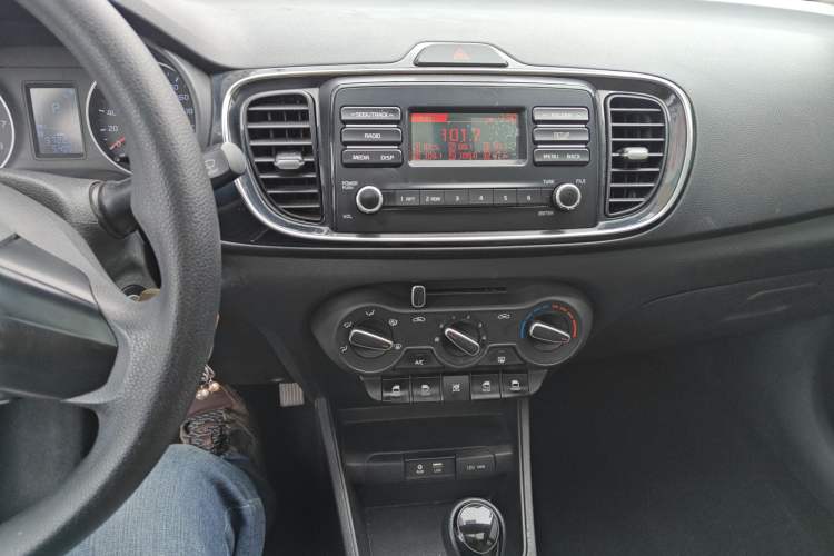 Used Kia Pegas 2017 1.4L Automatic Value Edition Audio And AC Panel
