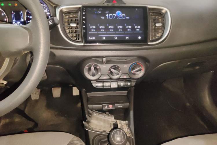 Used Kia Pegas 2017 1.4L Manual Fashion Edition Smart Audio And AC Panel