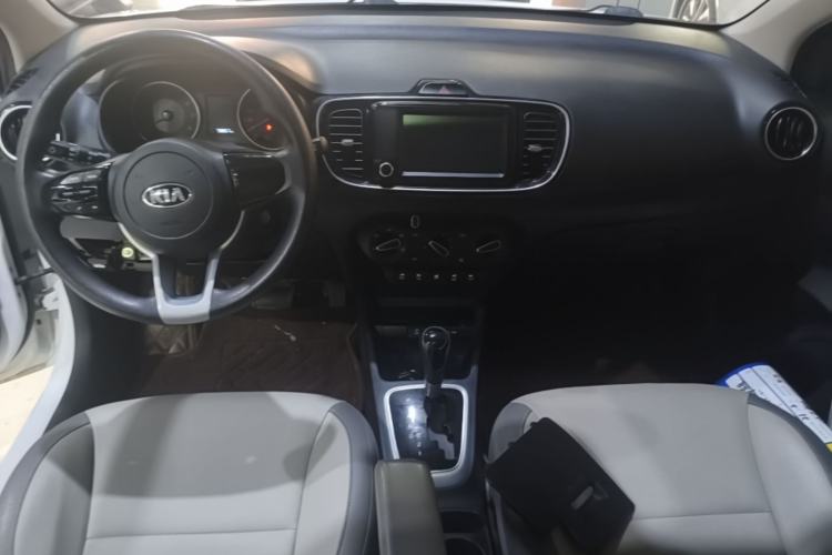 Used Kia Pegas 2017 1.4L Automatic Value Edition Center Console