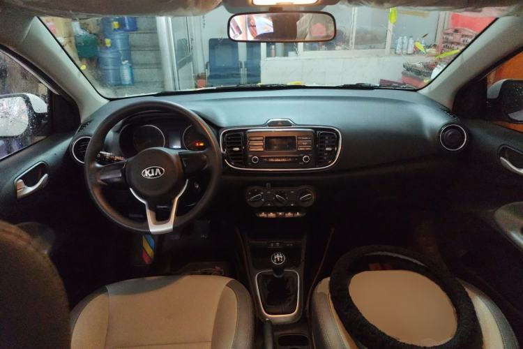 Used Kia Pegas 2017 1.4L Manual Value Edition Center Console