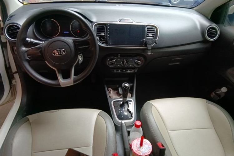 Used Kia Pegas 2017 1.4L Automatic Value Edition Center Console