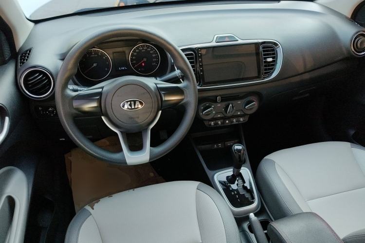 Used Kia Pegas 2017 1.4L Automatic Value Edition Center Console
