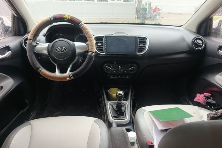 Used Kia Pegas 2017 1.4L Manual Value Edition Center Console