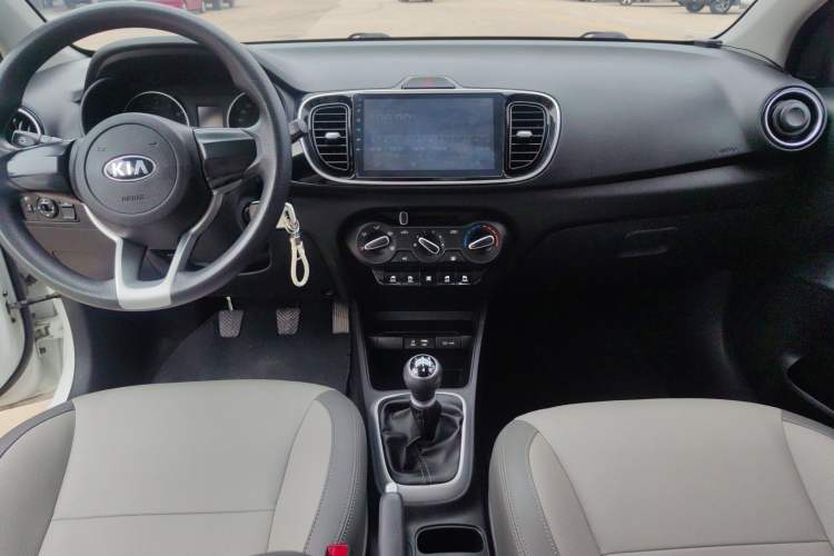 Used Kia Pegas 2017 1.4L Manual Value Edition Center Console