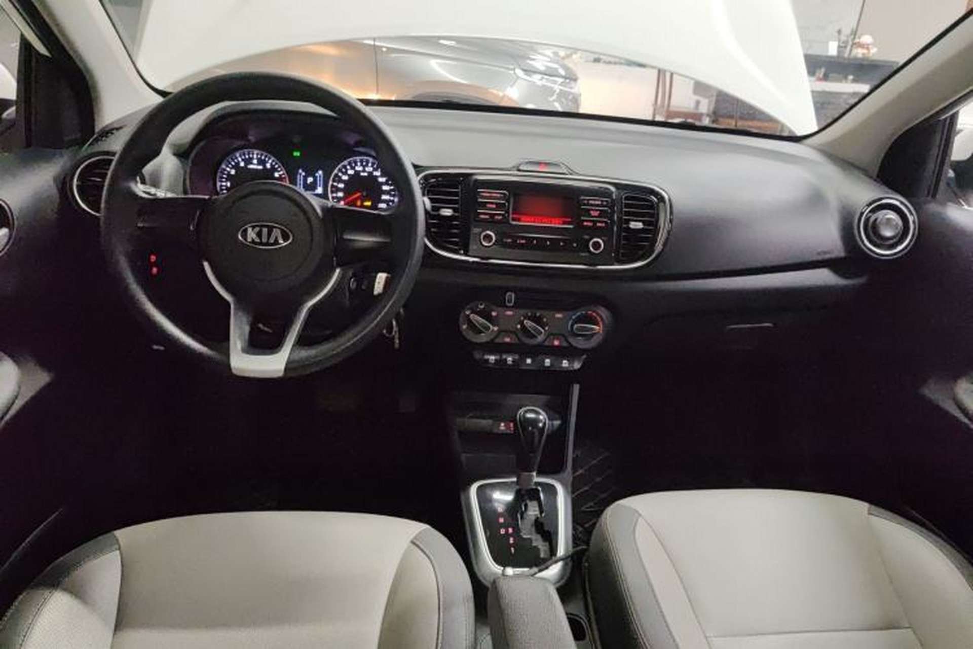 Used Kia Pegas 2017 1.4L Automatic Value Edition Center Console