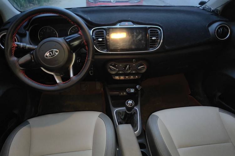 Used Kia Pegas 2017 1.4L Manual Value Edition Center Console