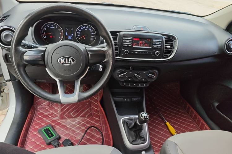 Used Kia Pegas 2017 1.4L Manual Value Edition Center Console
