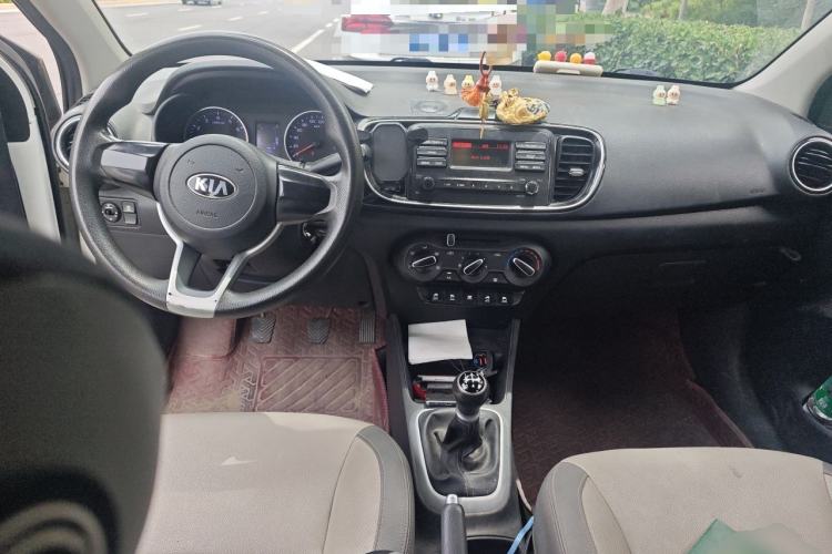 Used Kia Pegas 2017 1.4L Manual Value Edition Center Console