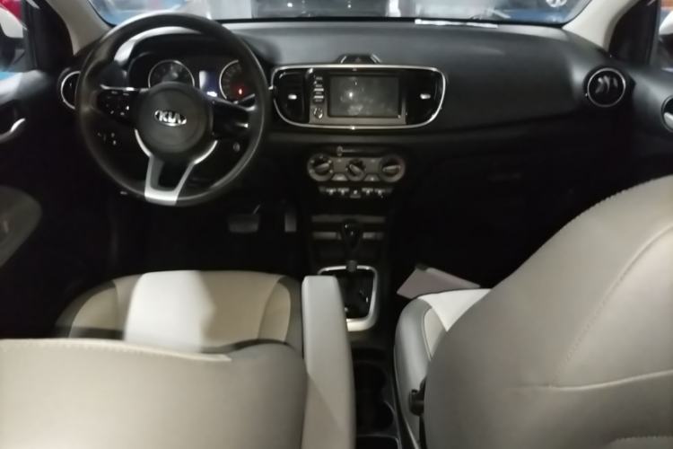 Used Kia Pegas 2017 1.4L Automatic Value Edition Center Console