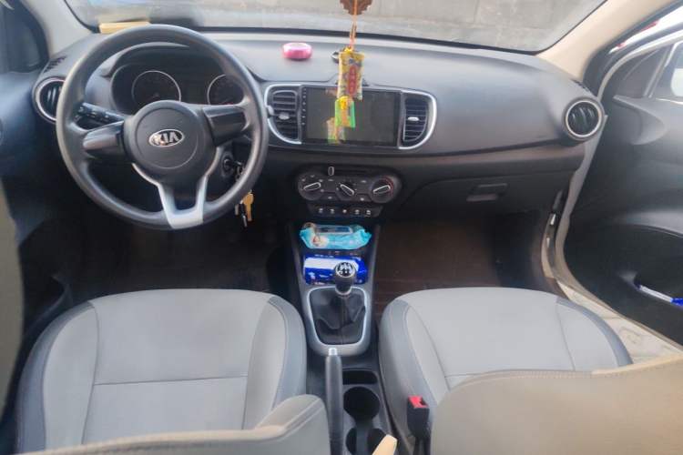 Used Kia Pegas 2017 1.4L Manual Value Edition Center Console
