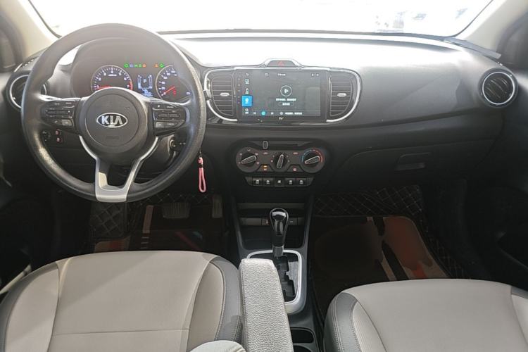 Used Kia Pegas 2017 1.4L Automatic Value Edition Center Console
