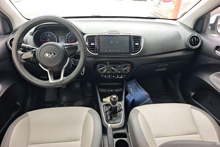 Used Kia Pegas 2017 1.4L Manual Value Edition Center Console