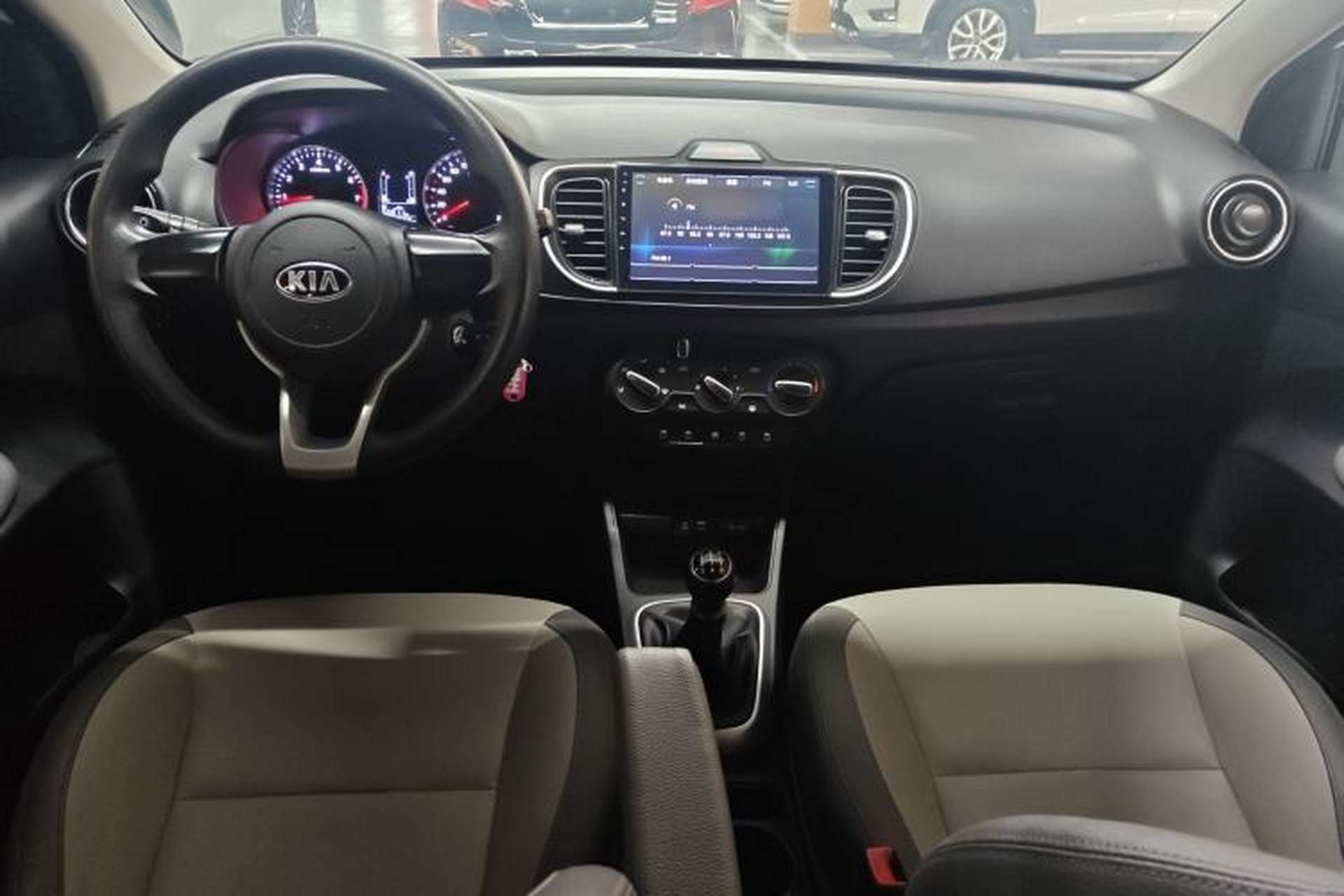Used Kia Pegas 2017 1.4L Manual Value Edition Center Console