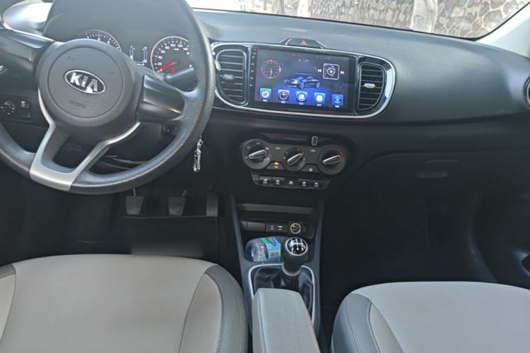 Used Kia Pegas 2017 1.4L Manual Value Edition Center Console
