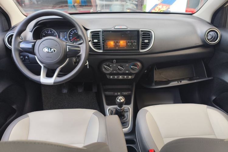 Used Kia Pegas 2017 1.4L Manual Value Edition Center Console
