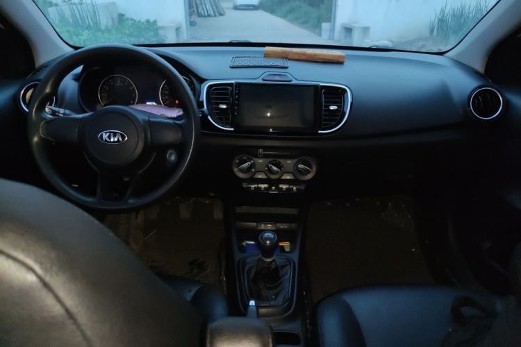 Used Kia Pegas 2017 1.4L Manual Fashion Edition Smart Center Console