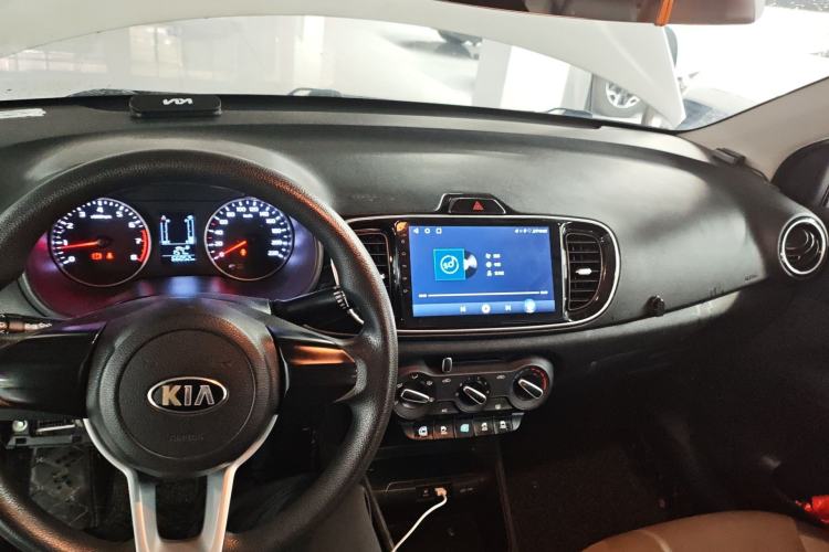 Used Kia Pegas 2017 1.4L Manual Value Edition Center Console