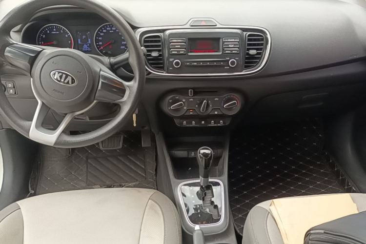 Used Kia Pegas 2017 1.4L Automatic Value Edition Center Console