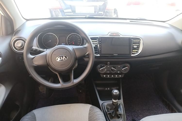 Used Kia Pegas 2017 1.4L Manual Fashion Edition Smart Center Console