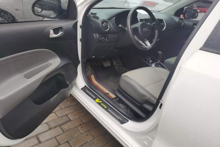 Used Kia Pegas 2017 1.4L Automatic Value Edition Driver Seat