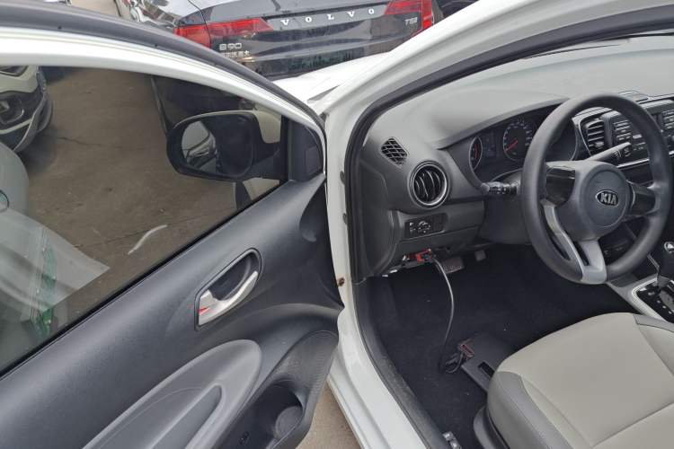Used Kia Pegas 2017 1.4L Automatic Value Edition Driver Seat