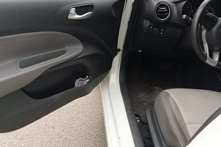 Used Kia Pegas 2017 1.4L Automatic Value Edition Driver Seat