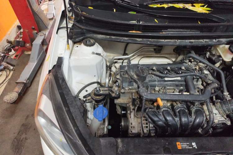 Used Kia Pegas 2017 1.4L Manual Value Edition Engine Bay Right