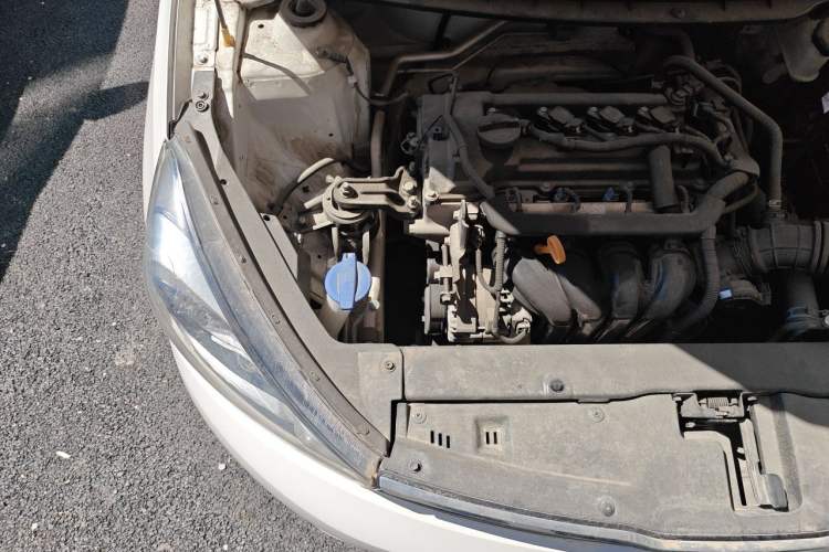 Used Kia Pegas 2017 1.4L Manual Value Edition Engine Bay Right