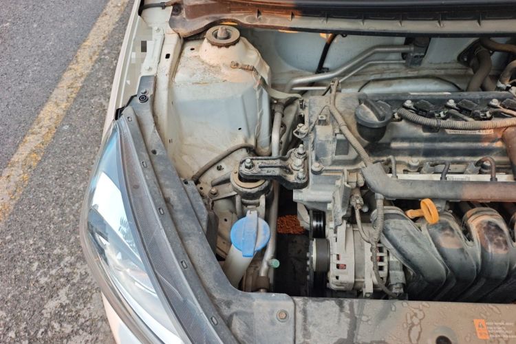 Used Kia Pegas 2017 1.4L Manual Value Edition Engine Bay Right