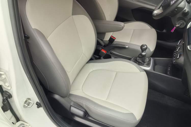Used Kia Pegas 2017 1.4L Manual Value Edition Exterior 4