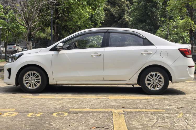 Used Kia Pegas 2017 1.4L Manual Value Edition Exterior 9