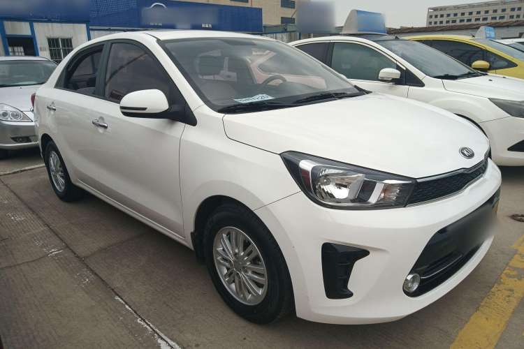 Used Kia Pegas 2017 1.4L Manual Deluxe Edition Front Right 45 Deg