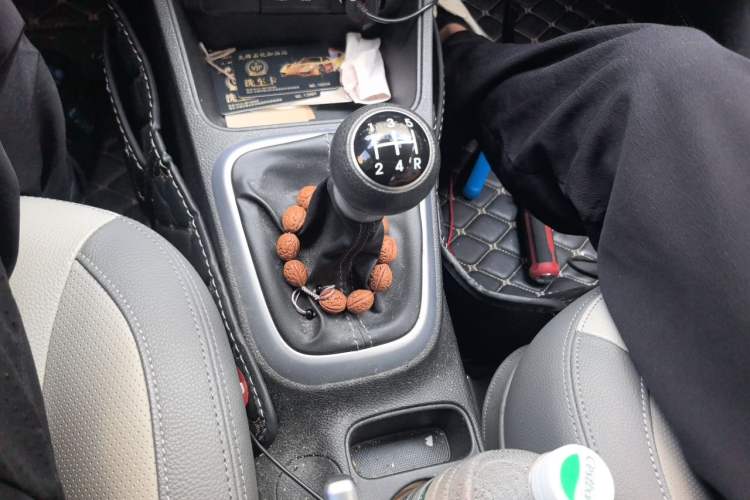 Used Kia Pegas 2017 1.4L Manual Value Edition Gear Lever