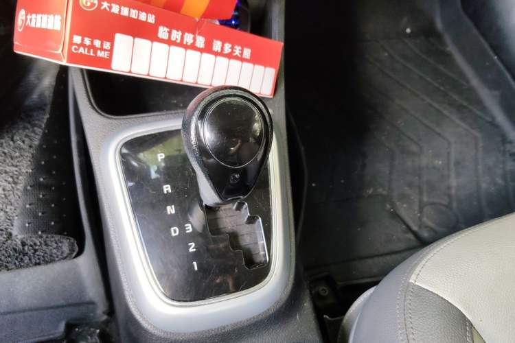 Used Kia Pegas 2017 1.4L Automatic Value Edition Gear Lever