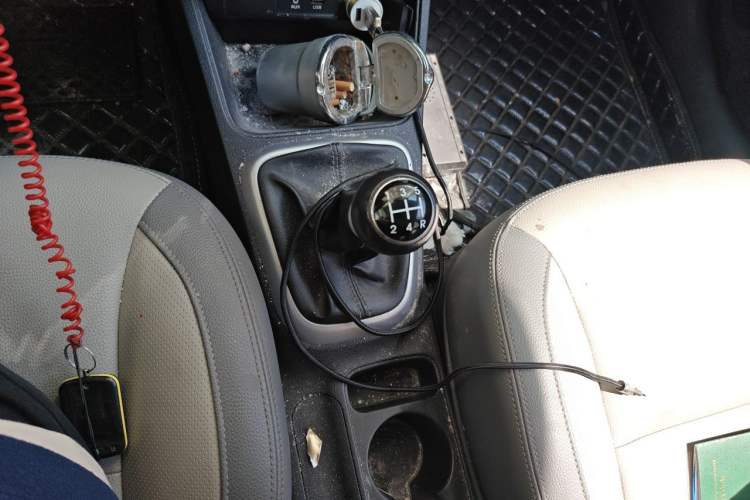 Used Kia Pegas 2017 1.4L Manual Value Edition Gear Lever