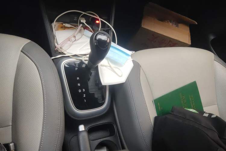 Used Kia Pegas 2017 1.4L Automatic Value Edition Gear Lever