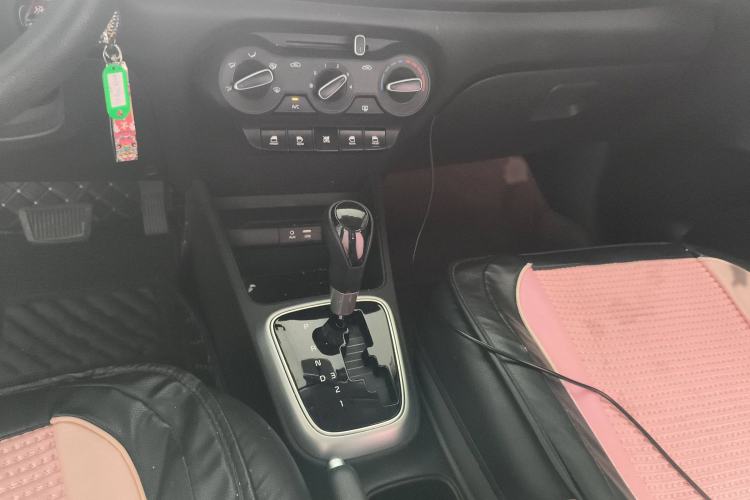Used Kia Pegas 2017 1.4L Automatic Value Edition Gear Lever